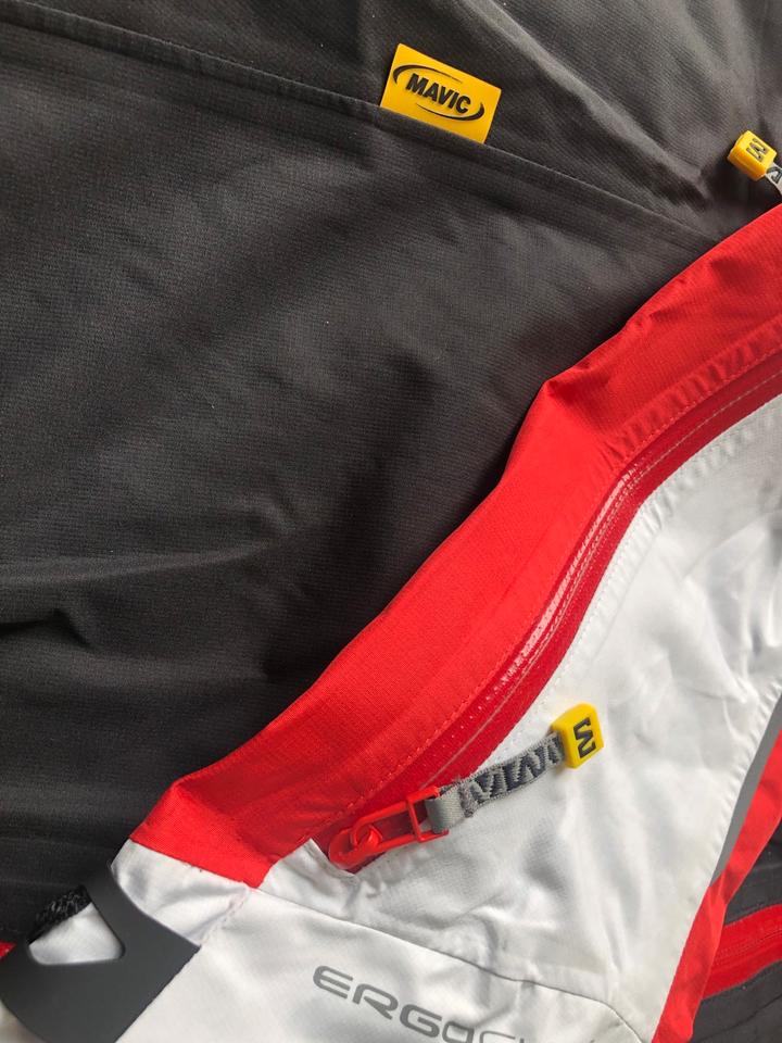 MAVIC - Hochwertige Rennrad Wind/Regenjacke, Size L, wie NEU in Hamburg