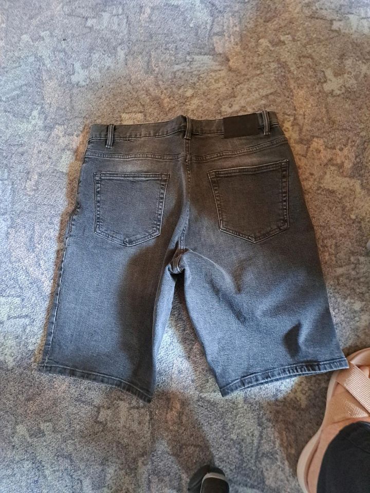 Herren Shorts slim fit in Lentföhrden