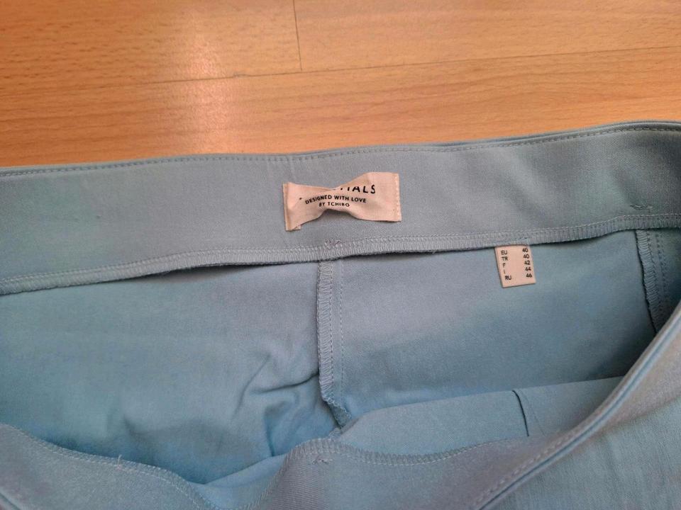Tchibo TCM Strechhose 40 Blau Damen Hose Hellblau in Borna