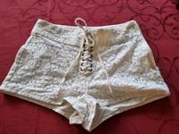 kurze weiße Spitzenhose in 36 Bayern - Stockdorf Vorschau