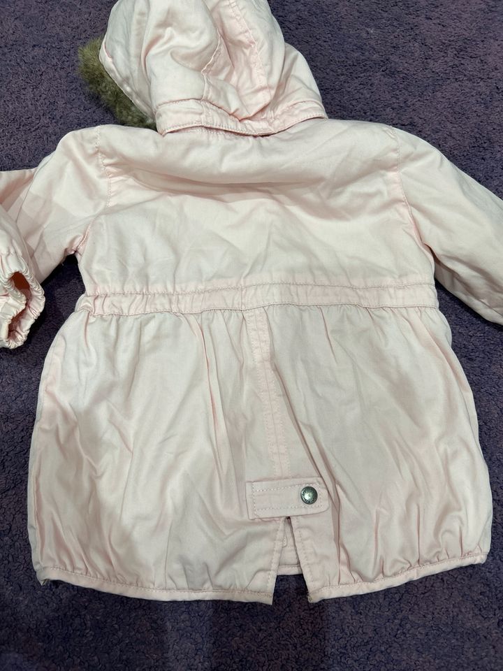 Rosa H&M Jacke gr. 92 in Duisburg