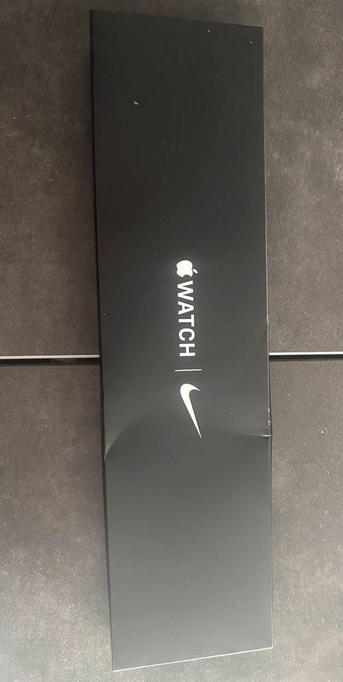 Apple Watch SE Nike Edition VERPACKUNG in Baiersbronn