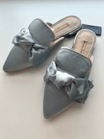 Neu MASSIMO DUTTI Schuhe Slipper Gr. 36 Eisblau Baden-Württemberg - Holzgerlingen Vorschau