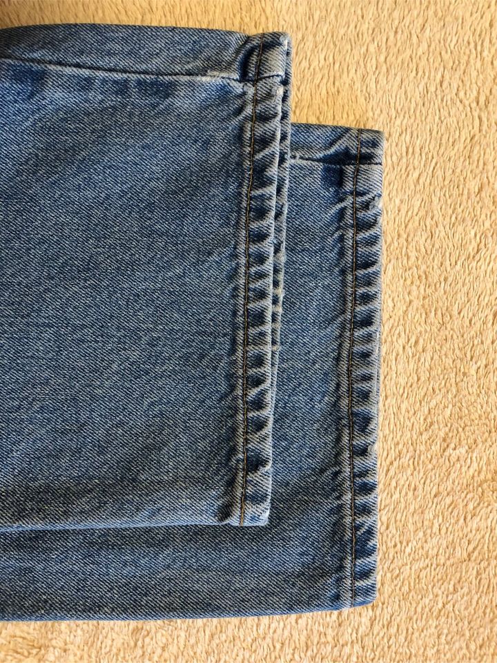 Tommy Hilfiger Vintage Jeans 33 32 in Büchen