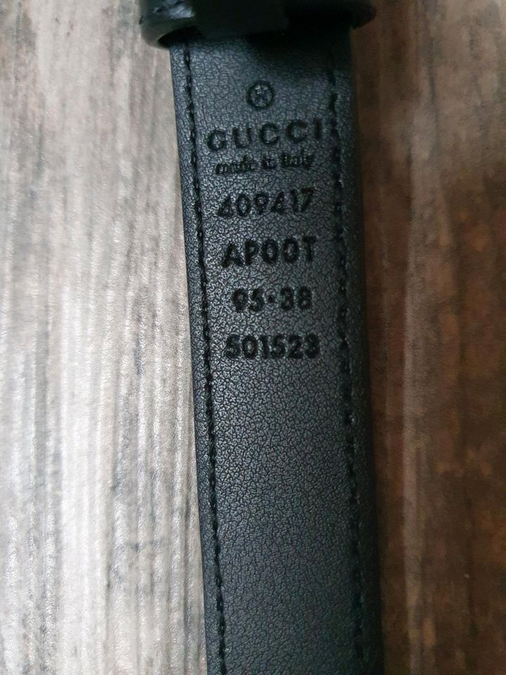 Gucci Ledergürtel GG Marmont 2cm breit schwarz Gr. 95 in Bretzfeld