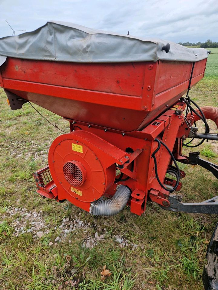 Kuhn HRB 453 Kreiselegge Drillmaschine Fronttank in Vollstedt