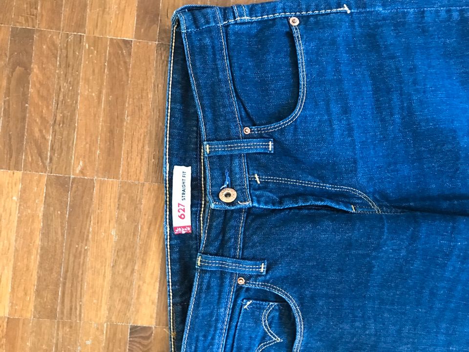 Levi‘s 627 dark blue 28/34 in Stuttgart