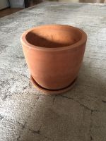 Terracotta Blumentöpfe und 2 Untersetzer Berlin - Zehlendorf Vorschau