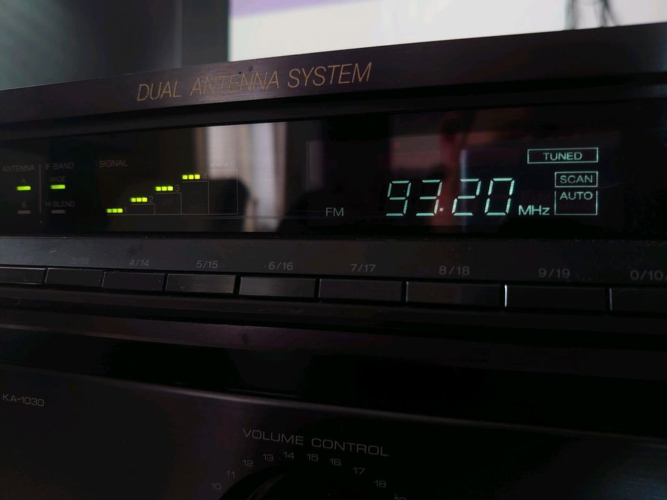 Akai AT-47 AT 47 Tuner Dual Antenne FM AM Receiver in Bielefeld