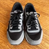 Nike Sneaker | Gr. 40 | UK 6 | schwarz-grau Hessen - Dreieich Vorschau
