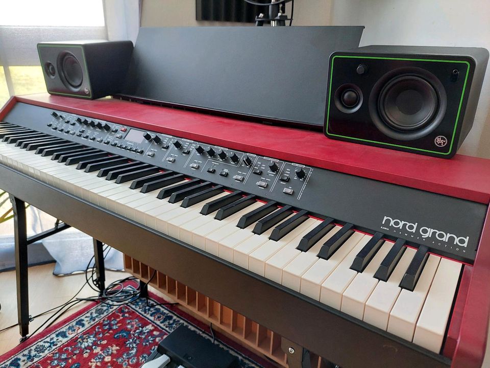 Nord Grand Piano Kawai mit Monitoren und Ständer in Nürnberg (Mittelfr)