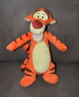 Disney Winnie Pooh Tigger, Plüschfigur mit Sound von Tomy, T71947 Bayern - Gersthofen Vorschau