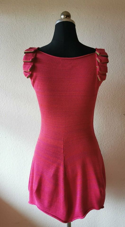 Strickkleid Designer made in Switzerland Tulpenschnitt Gr.38 in  Baden-Württemberg - Singen | eBay Kleinanzeigen ist jetzt Kleinanzeigen