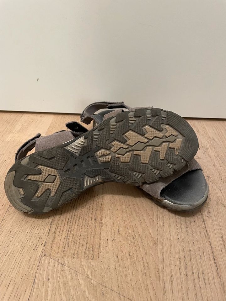 Gr. 38 Schuhe Mädchen – Sandalen Bause grau in Düsseldorf