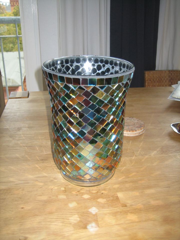 Vase aus buntem Mosaik Glass neu in Berlin