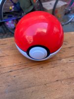 Pokémon Trainer guess / sprechender Pokémon Ball sehr gut Mitte - Wedding Vorschau