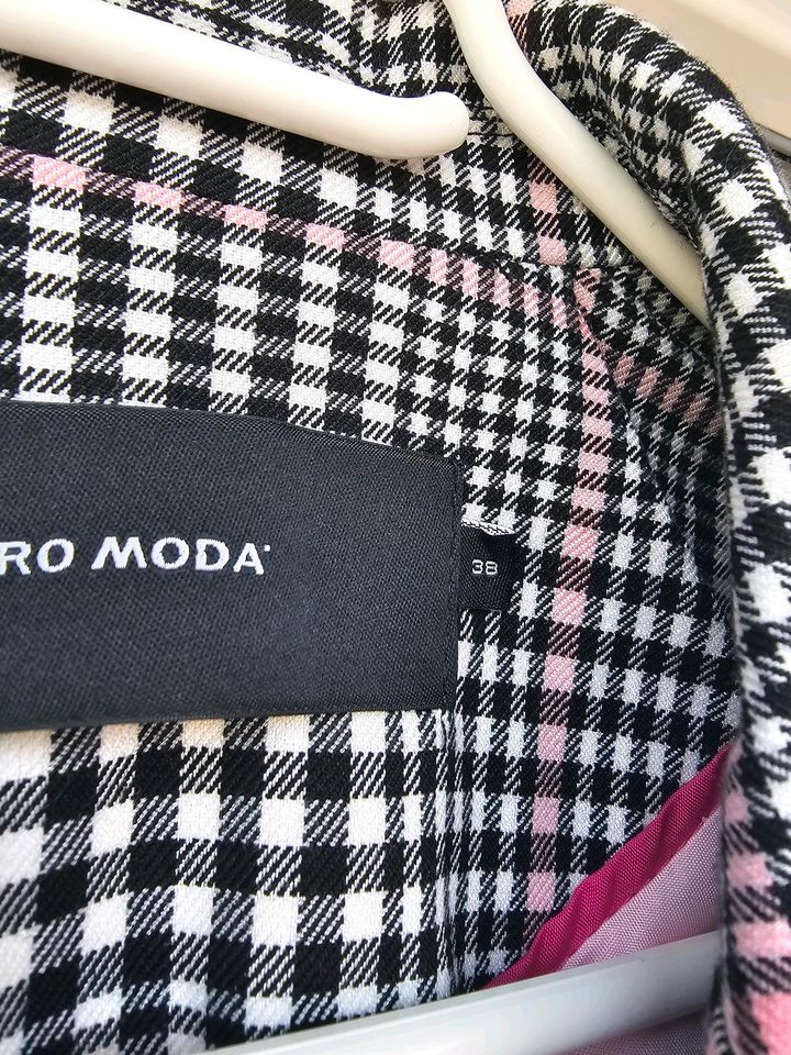 Gr.M Neuwertige Vero Moda Blazer Jacke in Weilrod 