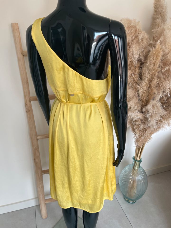 Kleid von Liu Jo in der Größe 38 in Mönchengladbach