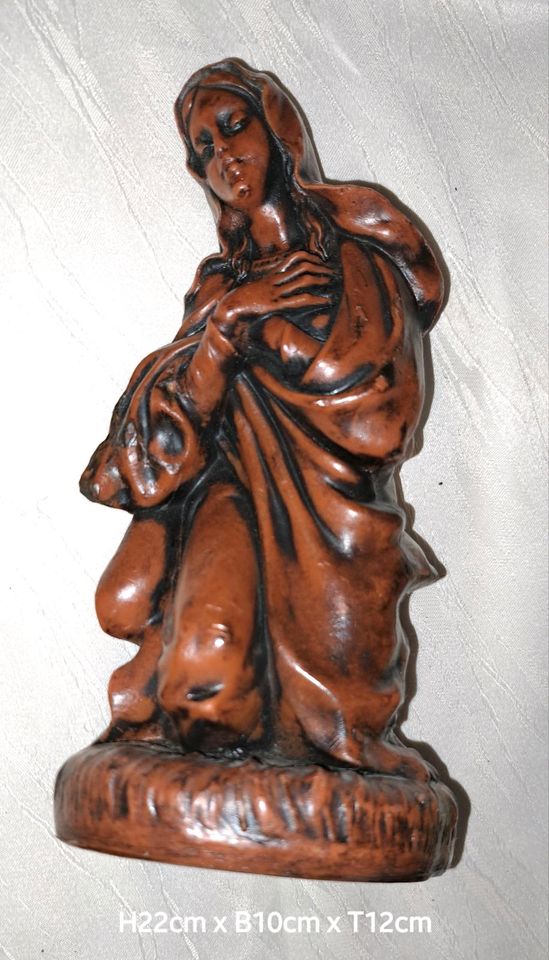 Madonna mit Jesuskind und Madonna sitzend aus Wachs in Sulzbach an der Murr