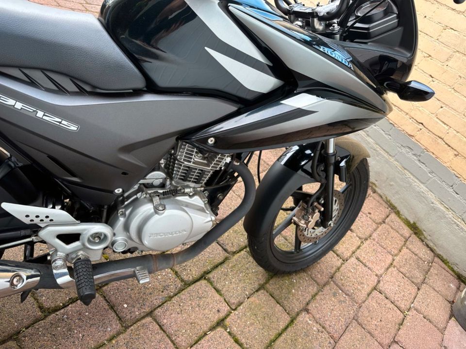 Honda CBF 125 M schwarz - 9.738km - neuer TÜV in Rodgau