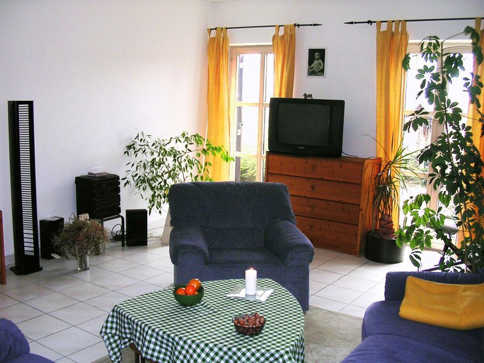 Attraktive 2,5-Zimmer-Wohnung mit EBK und Garten in Oberhinkofen in Obertraubling
