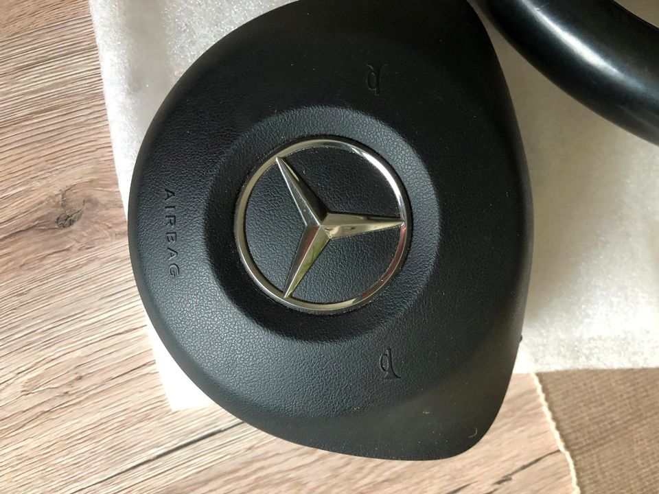 Sportlenkrad Mercedes Benz C220 in Heeßen