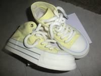 Sneaker gelb Gr.40 dicke Schnürsenkel coole Schuhe Neu Nordrhein-Westfalen - Essen-Margarethenhöhe Vorschau