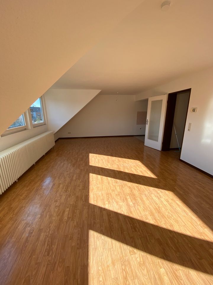 Maisonettewohnung Dachgeschoss in Köln Rath-Heumar in Köln