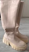 Stiefel beige Boots Frankfurt am Main - Oberrad Vorschau