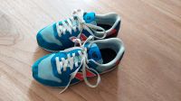 Turnschuhe Sneaker Sportschuhe Junge New Balance Gr. 30 Stuttgart - Stuttgart-West Vorschau