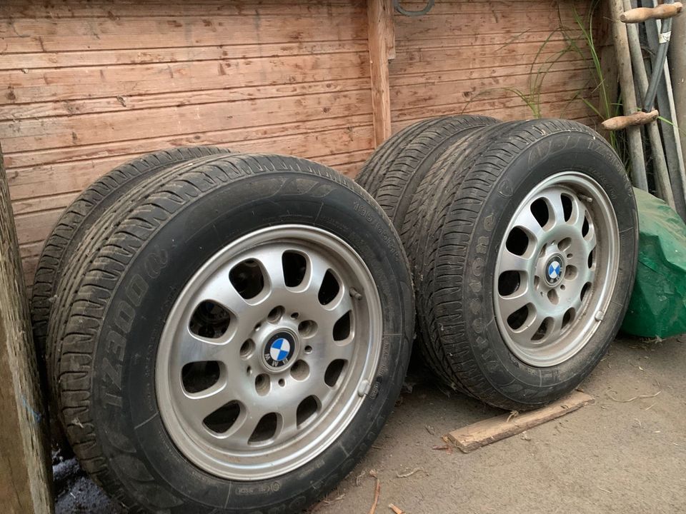 BMW Leichtmetallfelgen-Satz 195/65 R15 Firestone Sommerreifen in Berlin