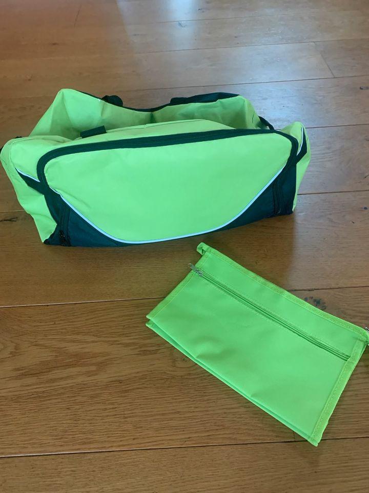 Sport Reisetasche + Kulturbeutel 50x20x22 in grannyapfel grün neu in Schwerte