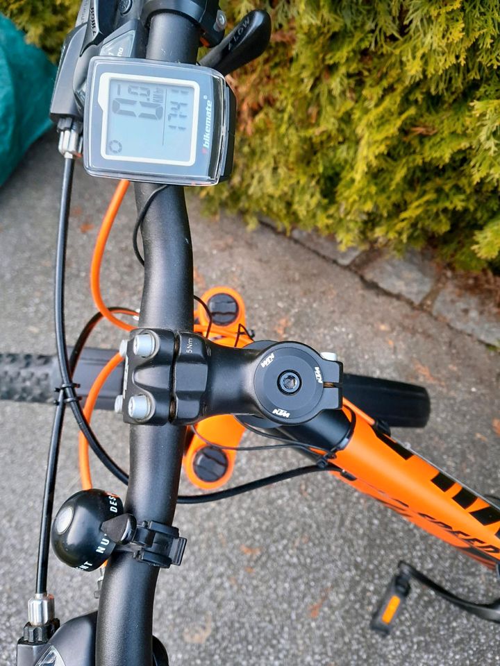 Ktm Fahrrad 26 zoll schwarz-orange junior in Schöllnach