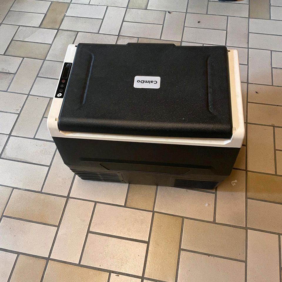 kompressor-kühlbox 12v 230v calmdo cd-f35l in Köln