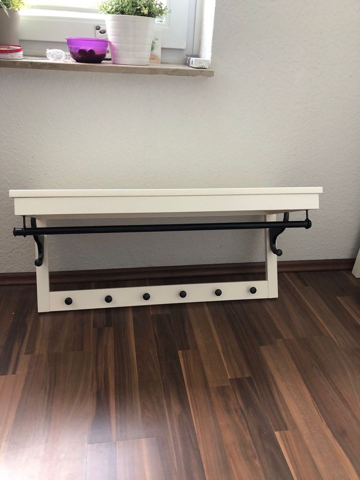 Ikea Hemnes Hutablage in Weyhe