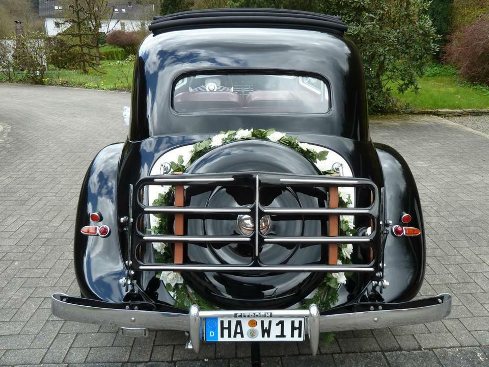 Oldtimer Citroen „Desirée“ 11CV als Brautauto Ihrer Hochzeit in Hagen