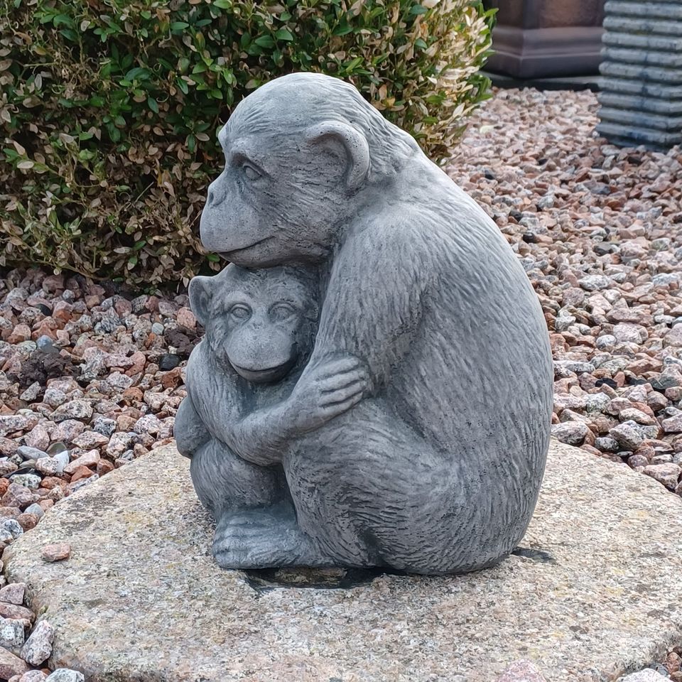 Steinfigur Schimpanse Affe Garten Dekoration in Korschenbroich