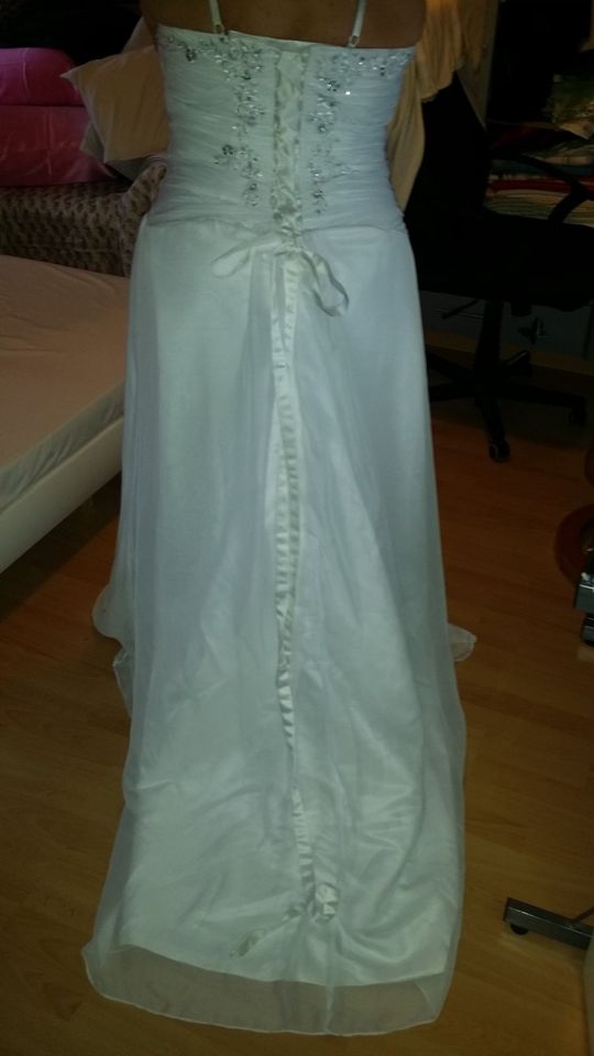 neues ungetragenes Brautkleid mit Pailletten in Reutlingen