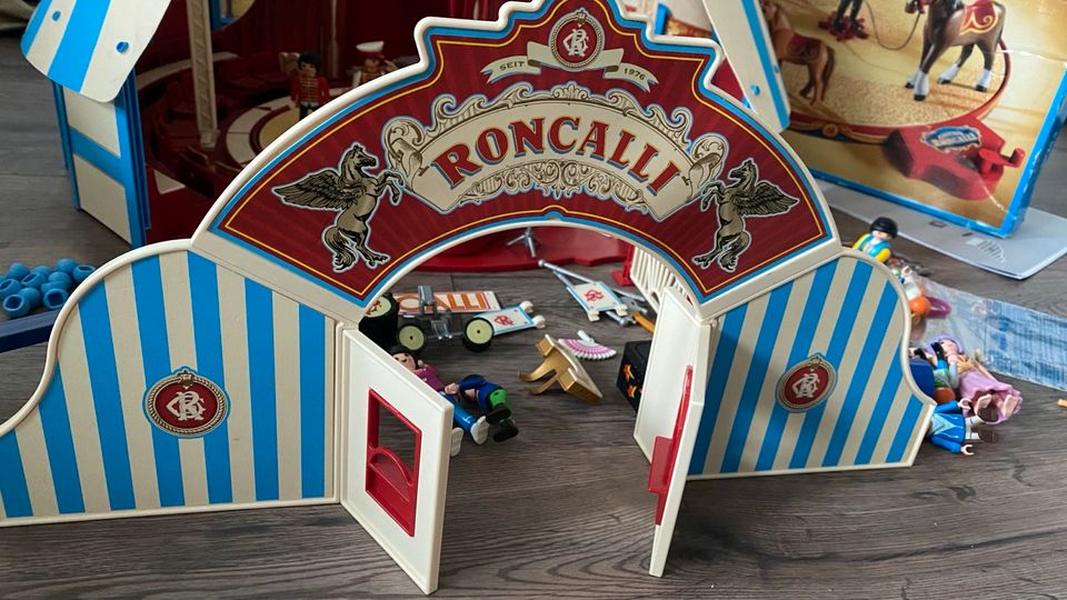 Playmobil Cirkus Roncalli mit sehr viel Zubehör in Warstein