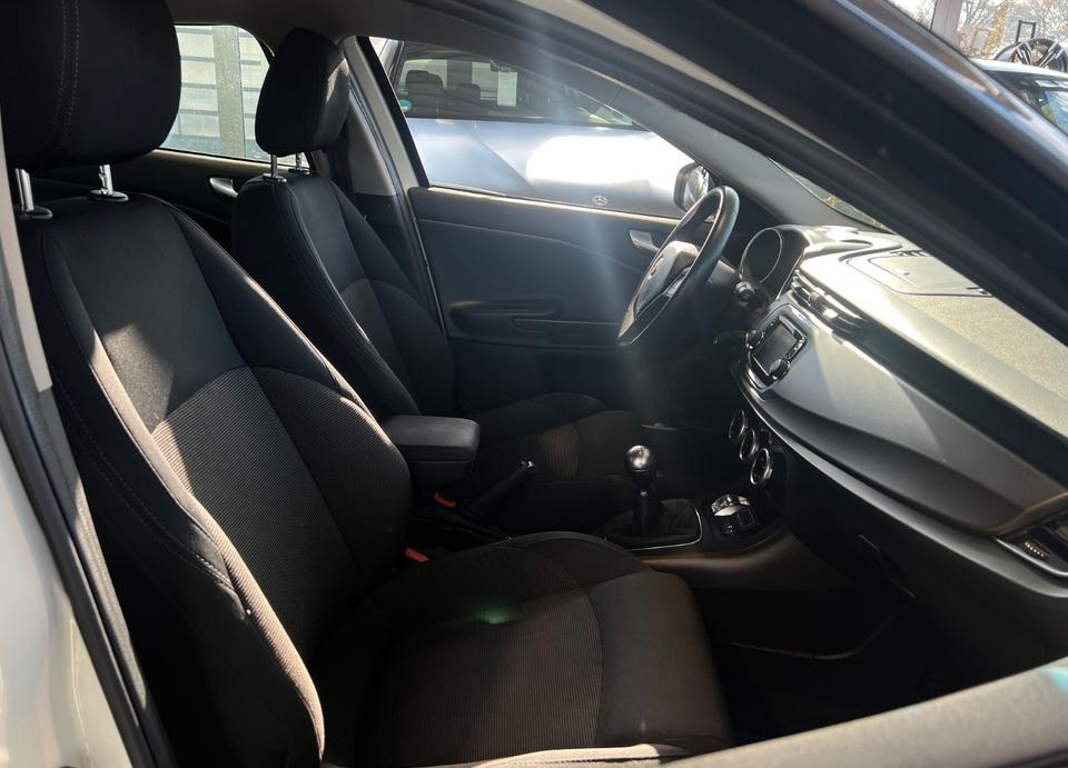Alfa Romeo Giulietta Turismo|2.HAND|KLIMA|ALUFELGEN|EURO6 in Essen
