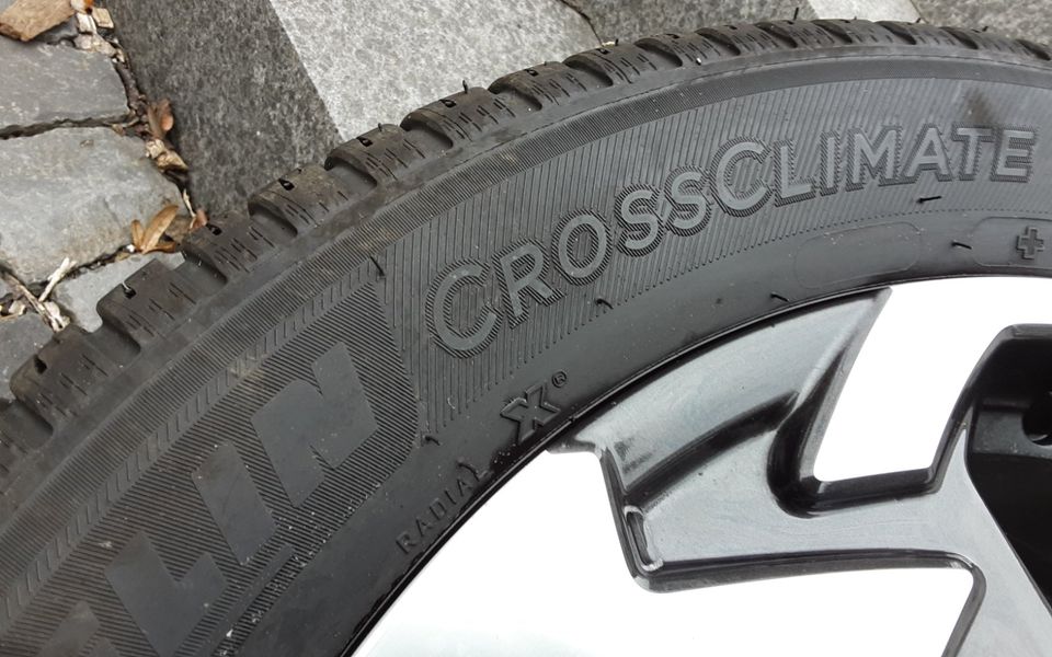 ALUFELGE SUBARU + 2 neuw. MICHELIN CROSSCLIMATE 225/55R18 in Ehringshausen