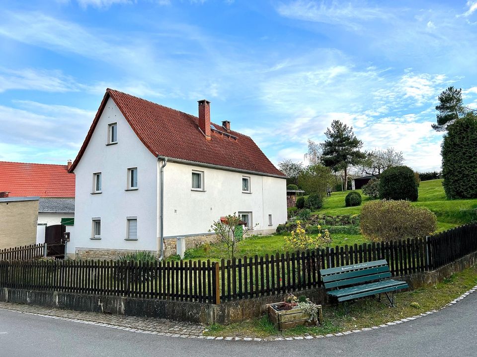 Gemütlich wohnen auf 2357m² Grundstück! Neubau denkbar! Ruhige Lage mit Stellplatz, Hofräumen uvm. in Walpernhain