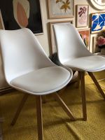 Zwei neuwertige Stühle mit weicher Polsterfäche aus Kunstleder Nordrhein-Westfalen - Erwitte Vorschau
