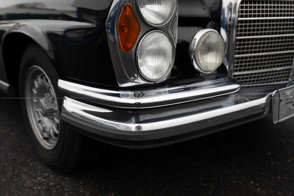Mercedes-Benz W111 280 SE Coupé (1970), Flachkühler in Vettelschoß