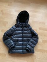 Moncler Jacke Daunenjacke Winterjacke Übergangsjacke XS 34 Grau Nordrhein-Westfalen - Bottrop Vorschau