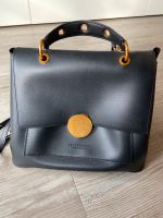 Seidenfelt Handtasche Damen schwarz veganes Leder goldene Details Nordrhein-Westfalen - Bocholt Vorschau