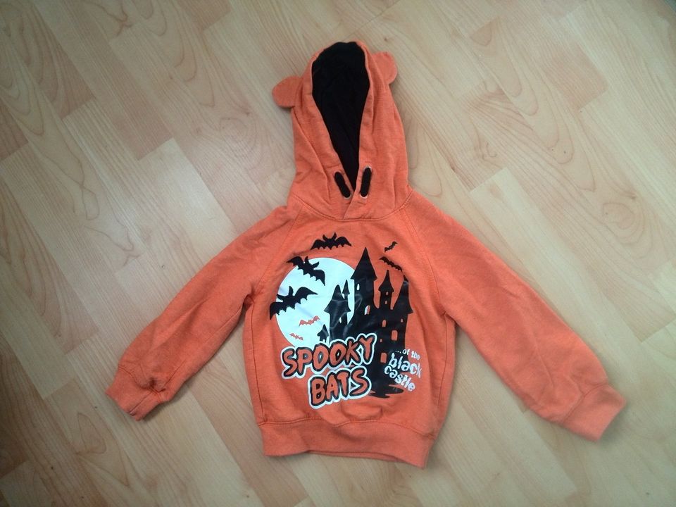 Halloween Hoodie Kapuzenpulli Pullover Gr.110 in Reutlingen