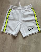 Nike Shorts in weiß Nordrhein-Westfalen - Bornheim Vorschau