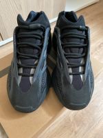 adidas Yeezy 700 V3 Dark Glow Bayern - Augsburg Vorschau