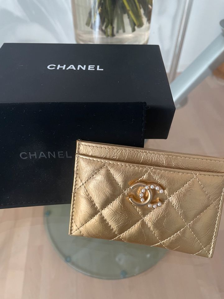 orig. Chanel cardholder Kartenetui gold Perlen CC in Paderborn